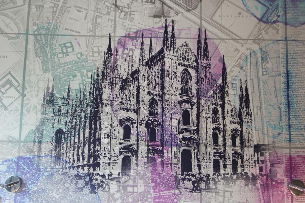 Eleganti Suite In Piazzale Lagosta Milan Bilik gambar